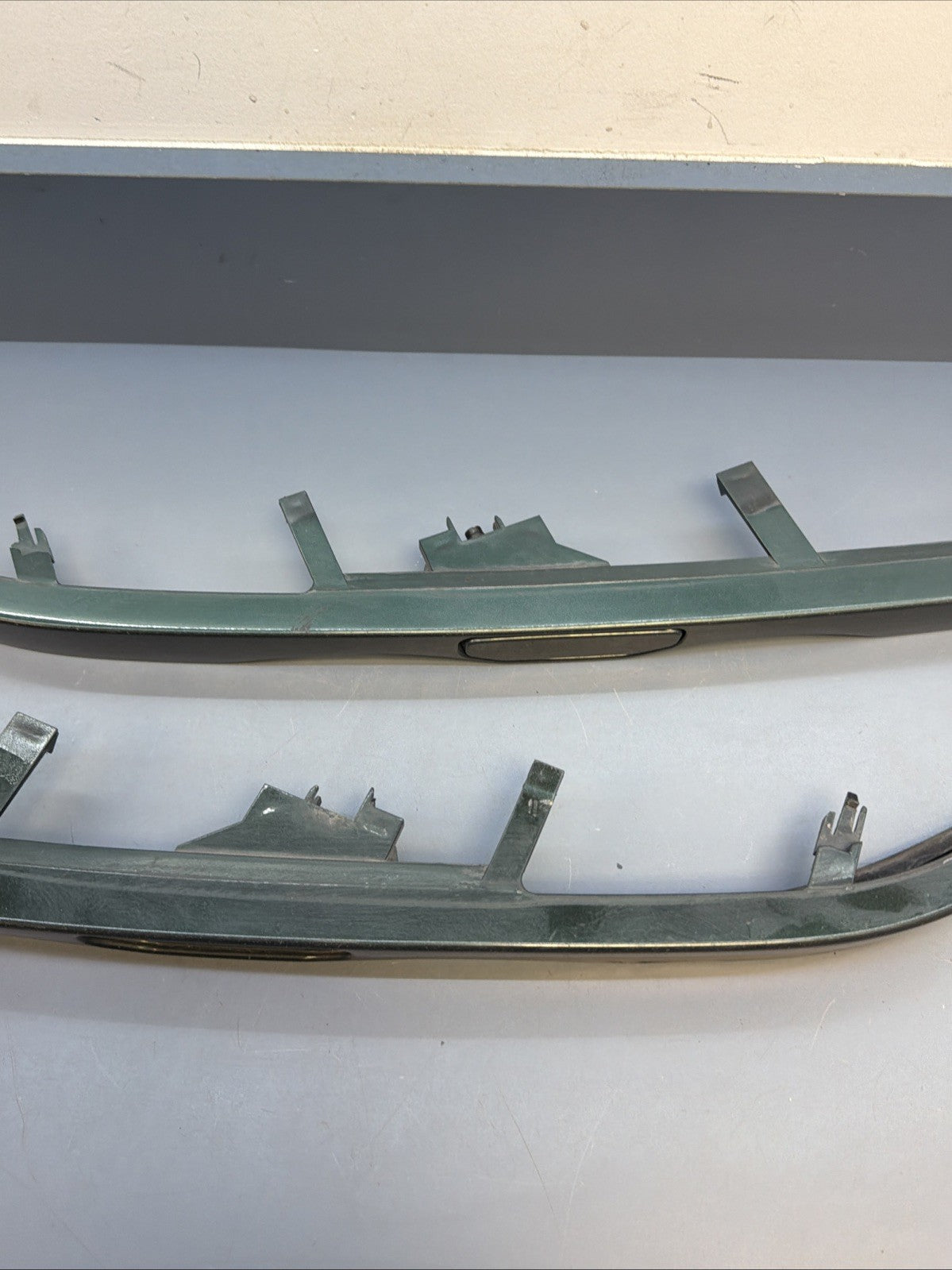 98-01 BMW 3 Series E46 SEDAN Headlight Lower Molding Trim 8208485 8208486