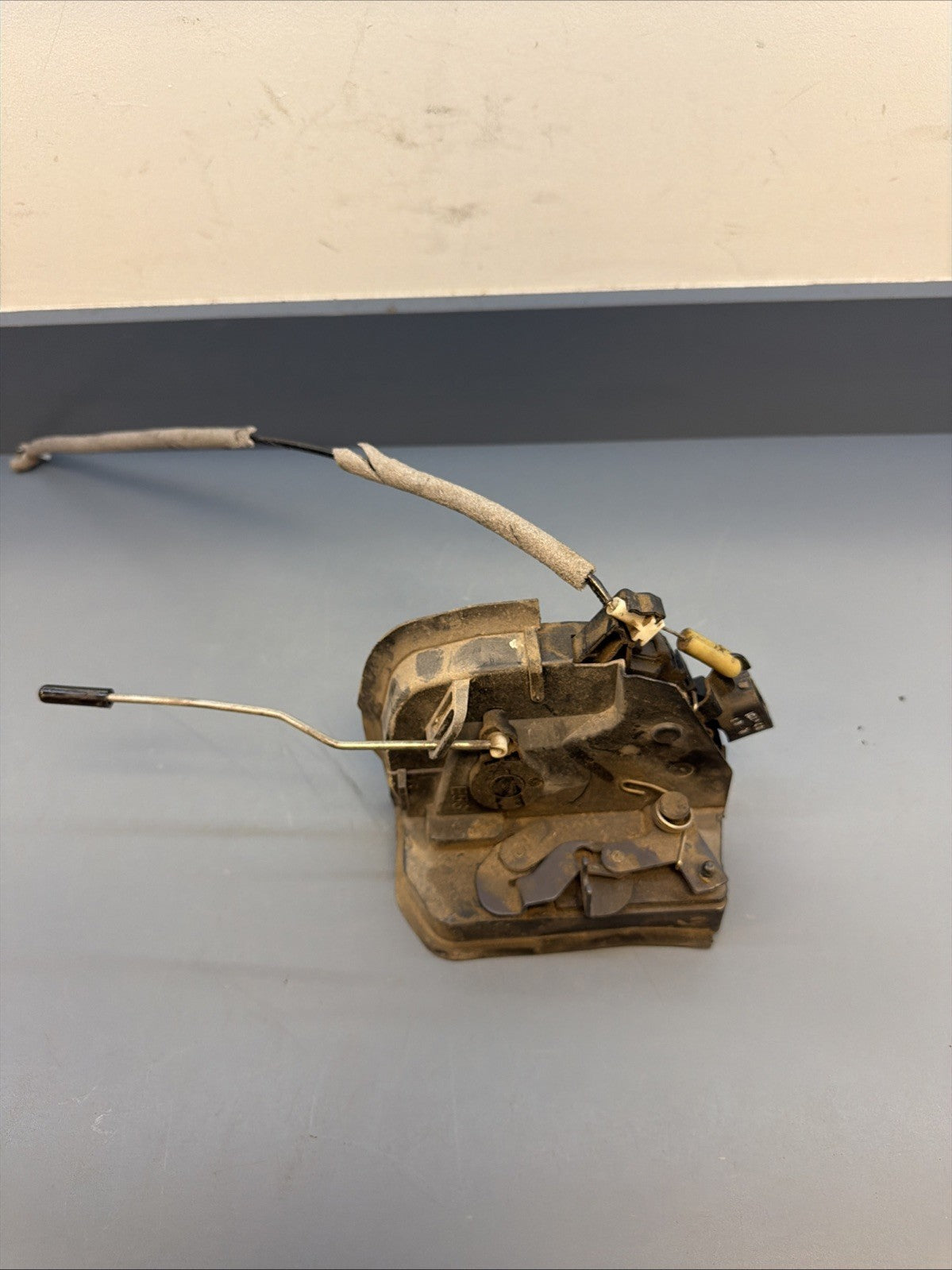 00-06 BMW E53 X5 REAR RIGHT PASSENGER SIDE DOOR LOCK ACTUATOR OEM 8402602
