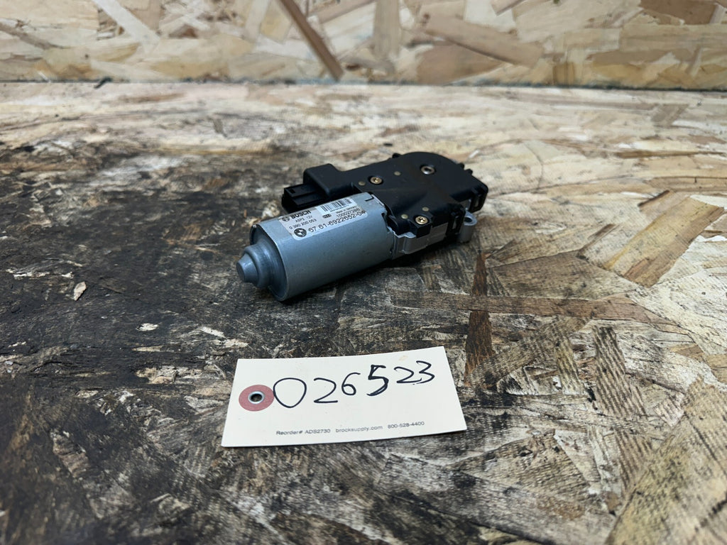 BMW 2003-2010 E83/E53 X3/X5 PANORAMIC SUNROOF MOTOR OEM 0390200053