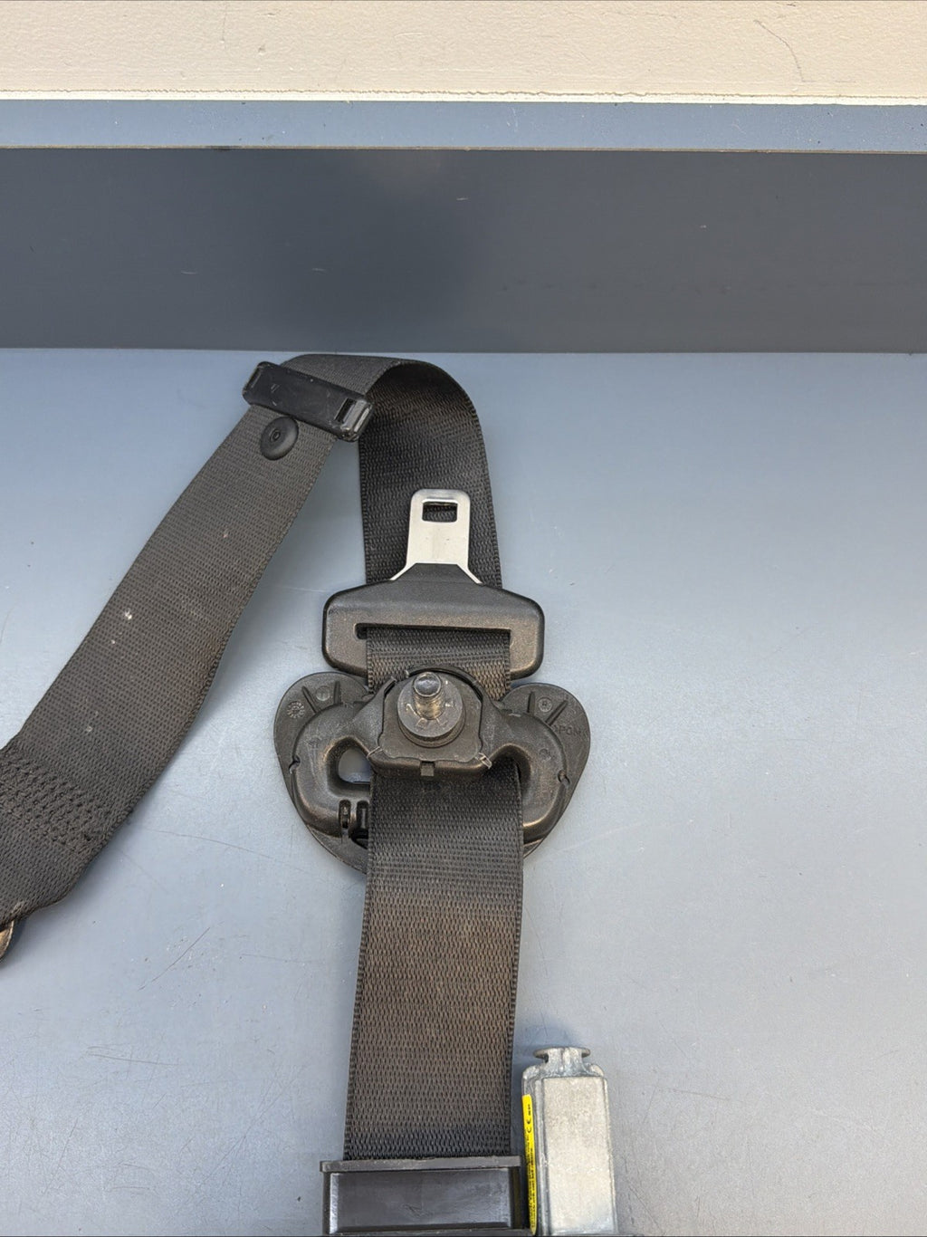 12-18 BMW F30 320i 328i 335i Front Right Passenger Side Seatbelt 34107541 OEM