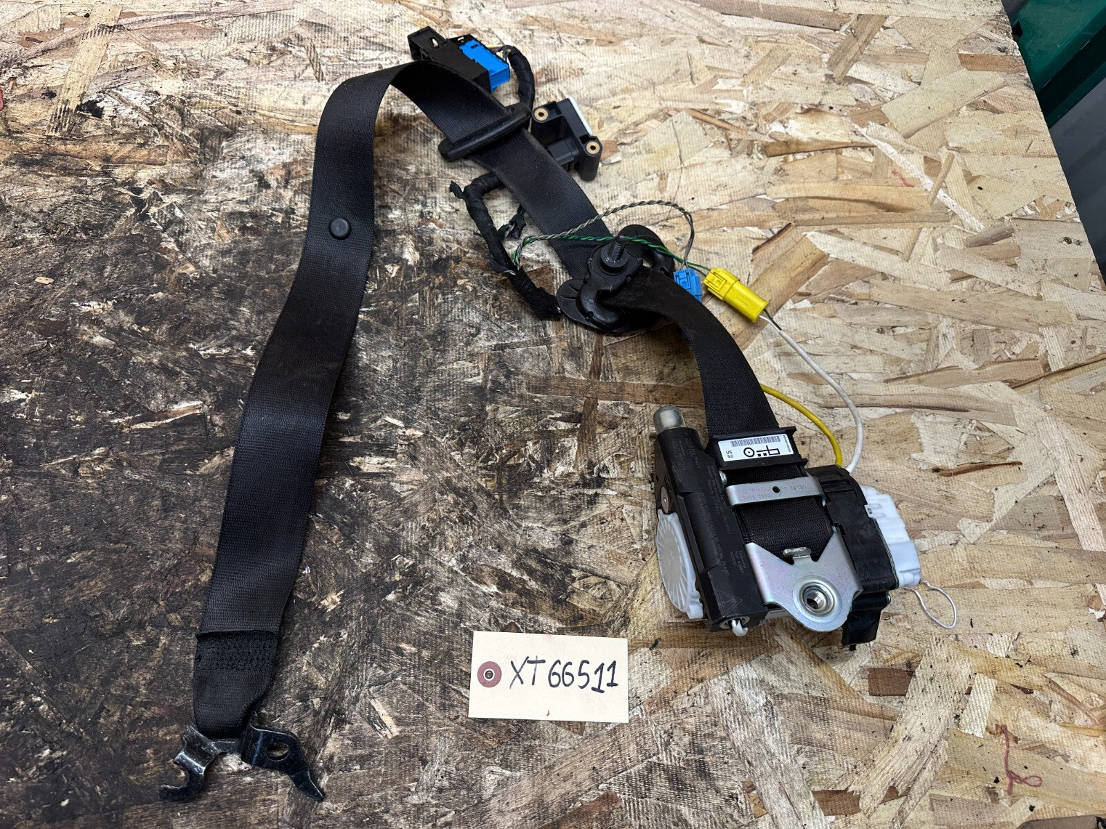 BMW 2012-2015 E84 X1 FRONT RIGHT PASSANGER SEAT BELT RETRACTOR OEM 34061695