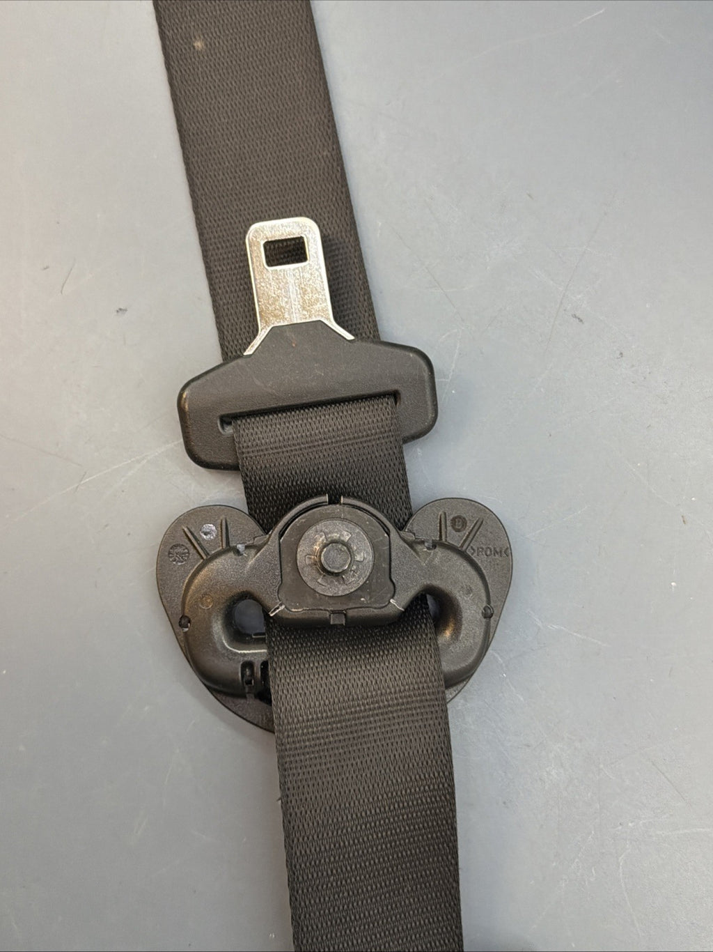 BMW F30 F31 F34 FRONT PASSANGER SEAT BELT RETRACTOR OEM 34107541D