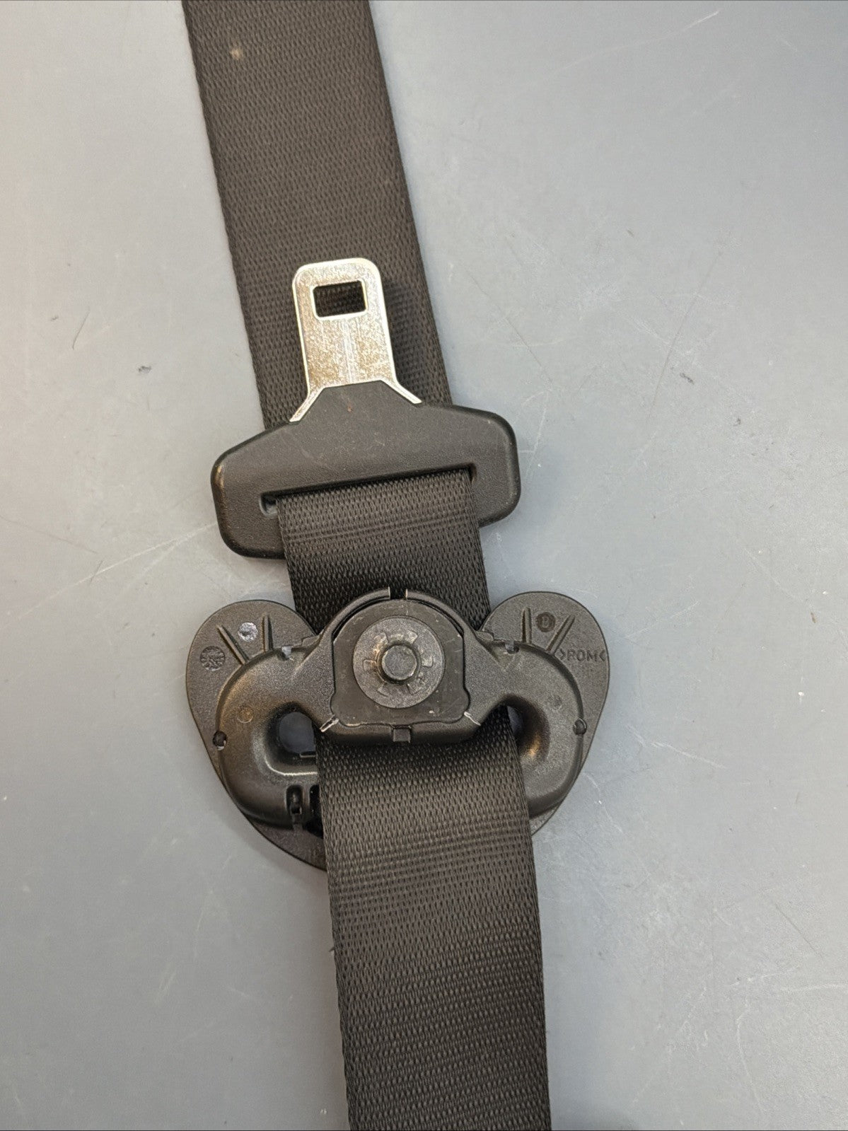 BMW F30 F31 F34 FRONT PASSANGER SEAT BELT RETRACTOR OEM 34107541D