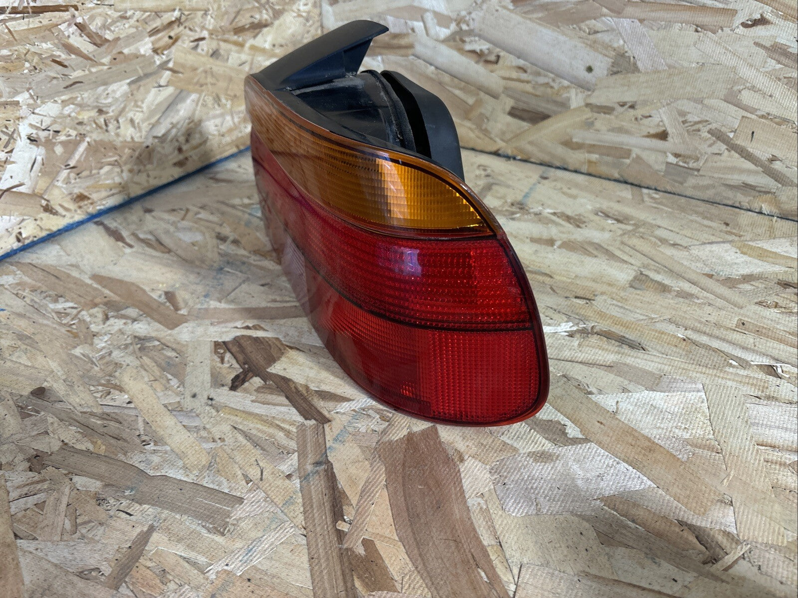 1997 1998 1999 BMW 528i E39 - TAIL LIGHT  RH RIGHT SIDE 8358034 OEM 97 98 99