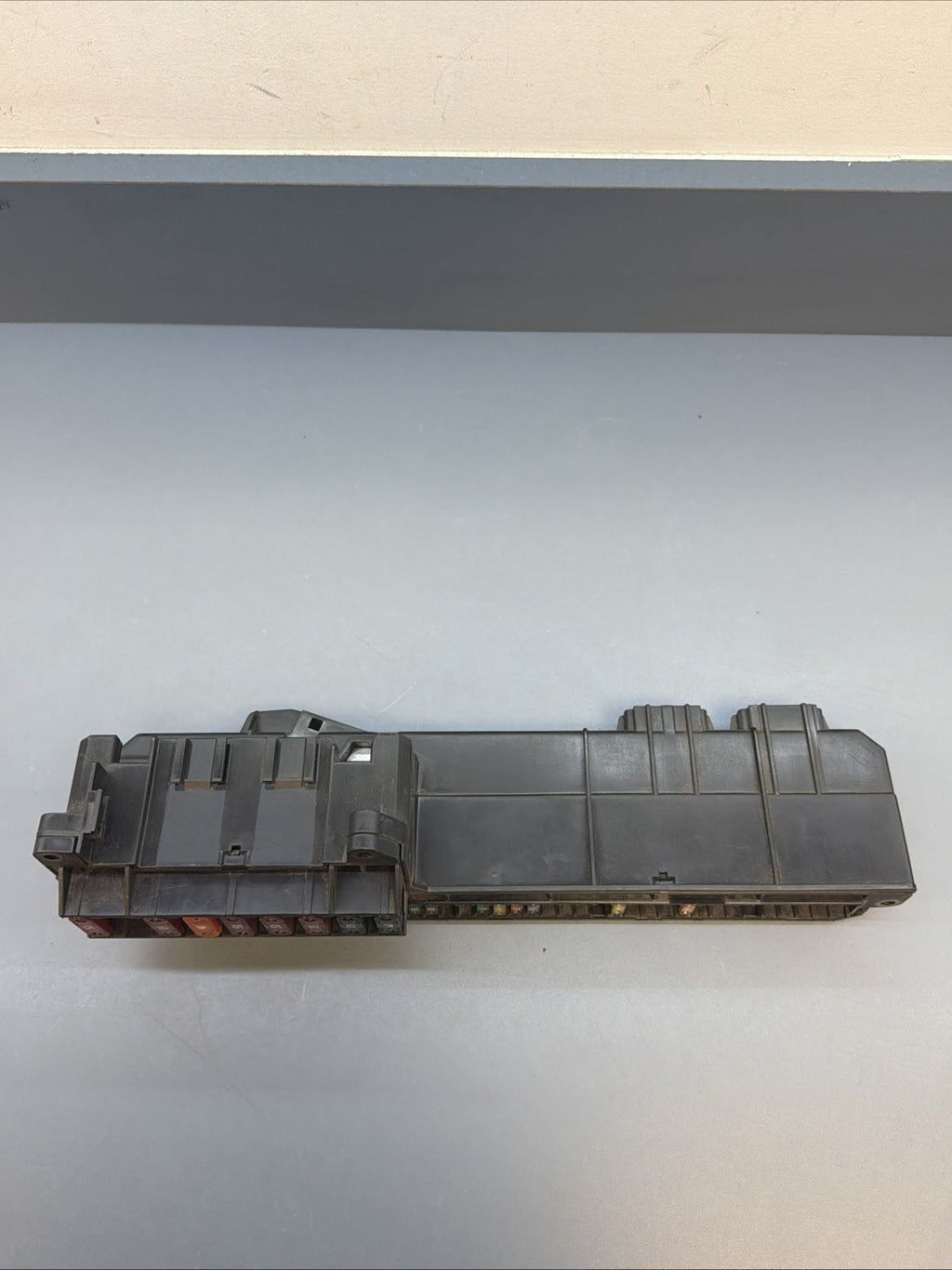 2004 - 2010 BMW E60 525I 530I 545I FRONT POWER DISTRIBUTION FUSE BOX OEM 6932452