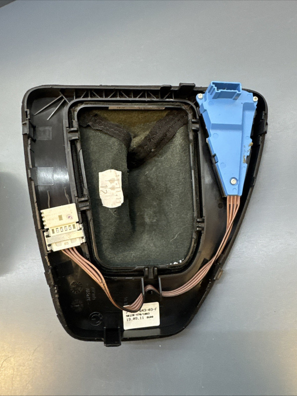 2007-2013 BMW E90 328i Gear Shifter Cover W Trim Indicator 7155643