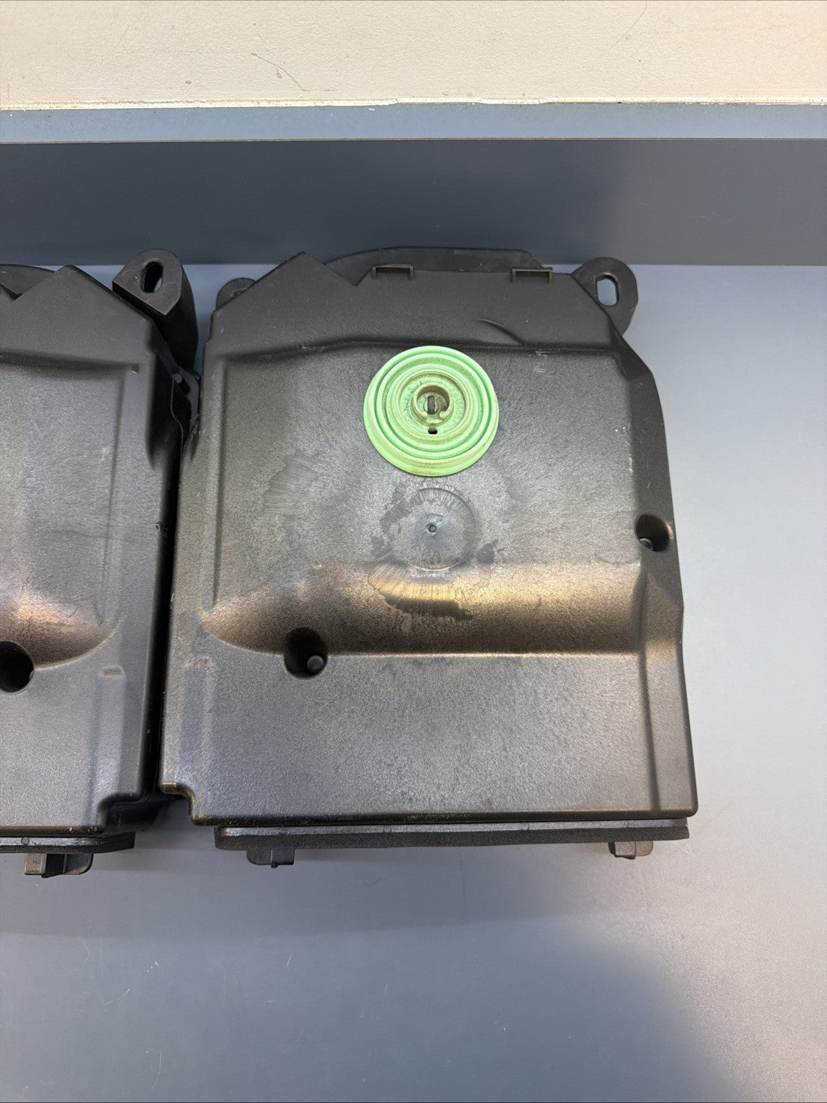 11-15 BMW X1 E84 FRONT LEFT & RIGHT HI-FI SUBWOOFER SET 9143143 9143144