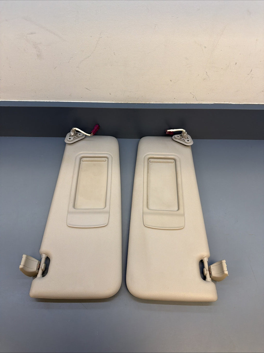 BMW E90 E91 E92 E93 Sun Visor Set OEM – Driver & Passenger Gray 6957369 6957370