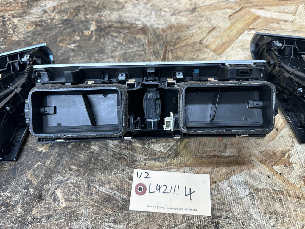 BMW 06-13 E70 X5 INTERIOR BLACK DASH AIR VENT SET 3PC 9227767+9227768+9210705