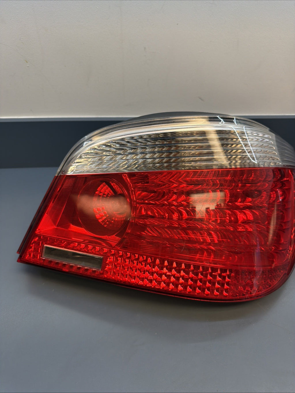 04 - 07 BMW E60 5 SERIES RIGHT PASSENGER TAIL LIGHT LAMP 7165740 OEM PRE LCI