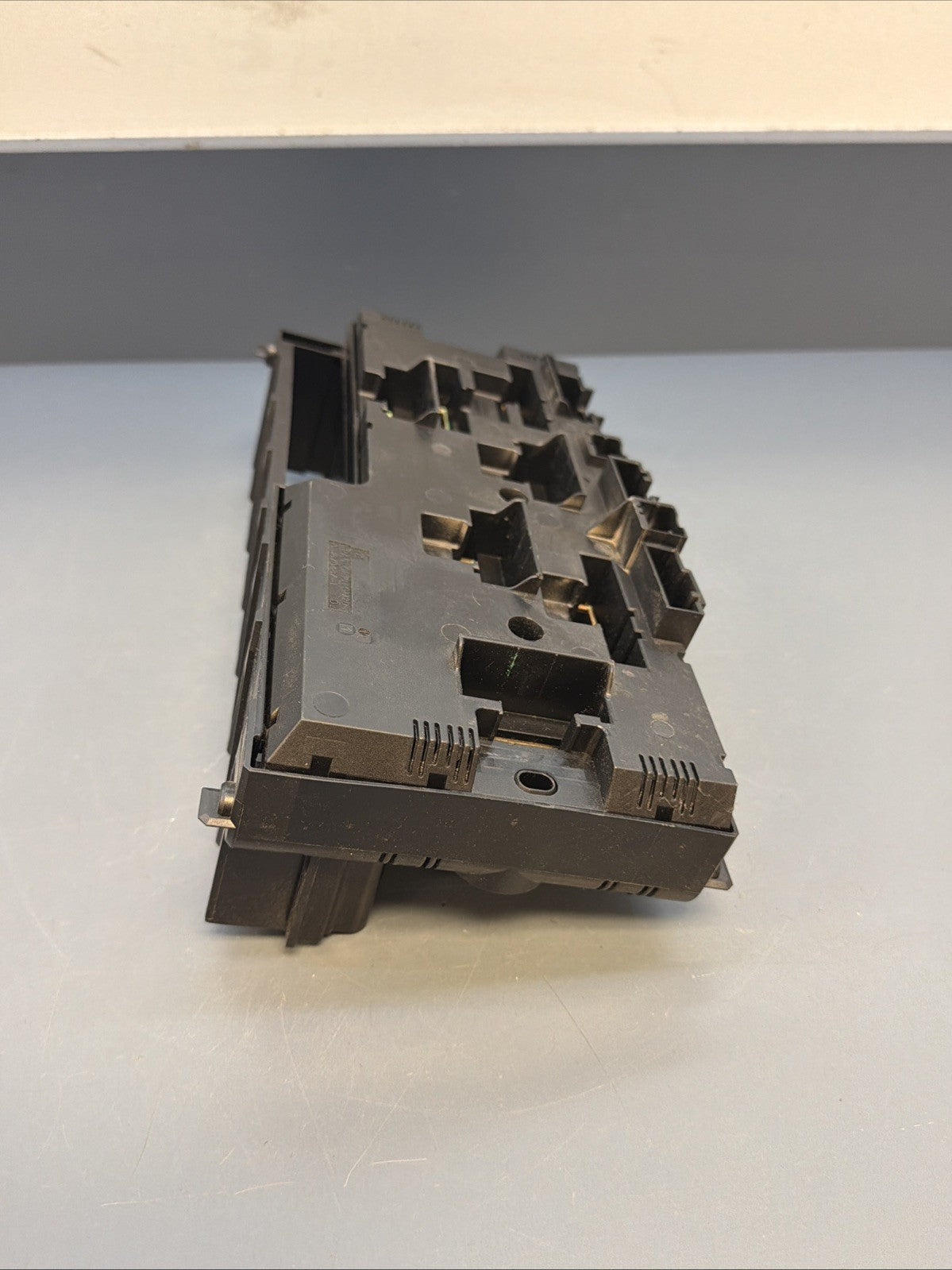 2011 - 2016 BMW M5 550i 535i 528i BCM Body Control Module Fuse Box 9252815 OEM
