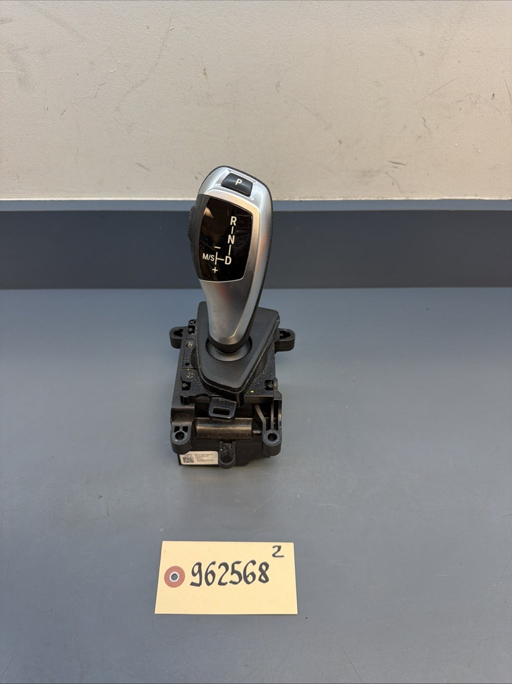 12-18 BMW F30 320i 328i SHIFTER FLOOR SHIFT TRANSMISSION GEAR SELECTOR 9296896