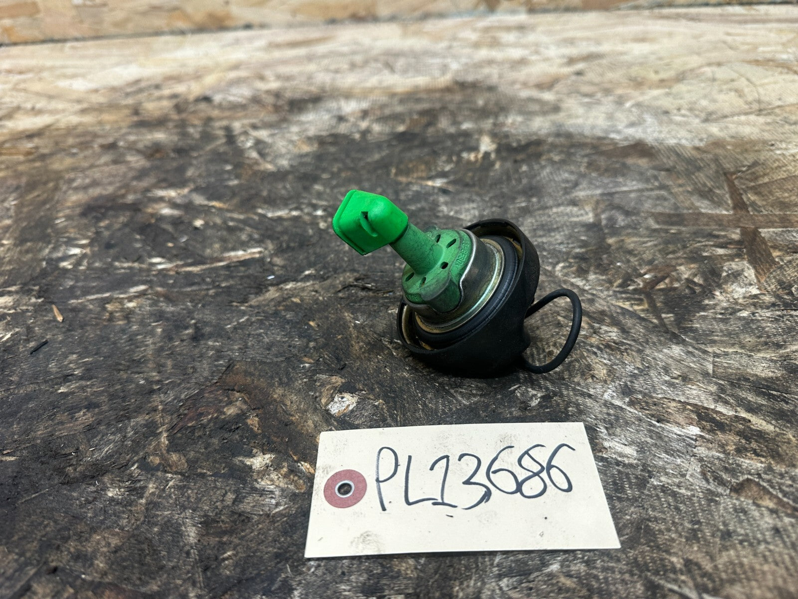 BMW 1995-2006 E46 E39 E60 X3 FUEL FILLER GAS CAP OEM 16117198577