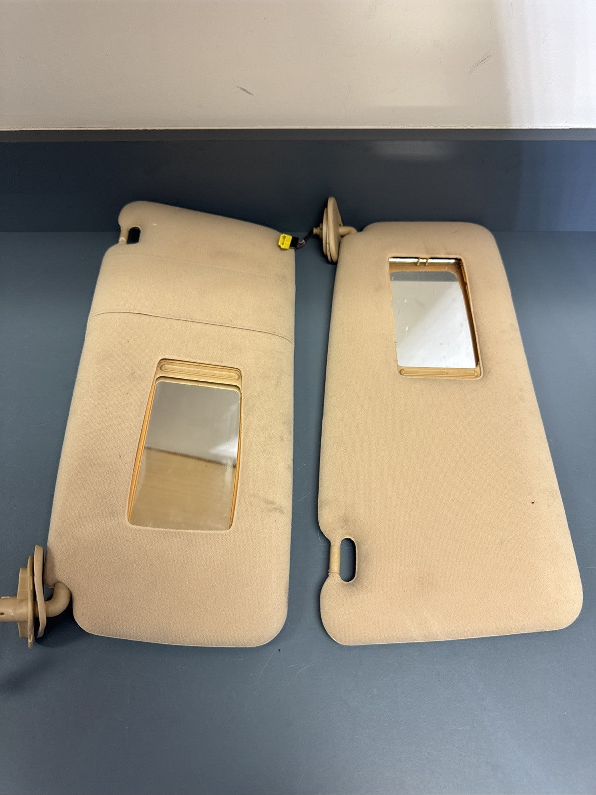 96-01 BMW E38 740i Sun Visor Set Sun Shade Blind Visor OEM