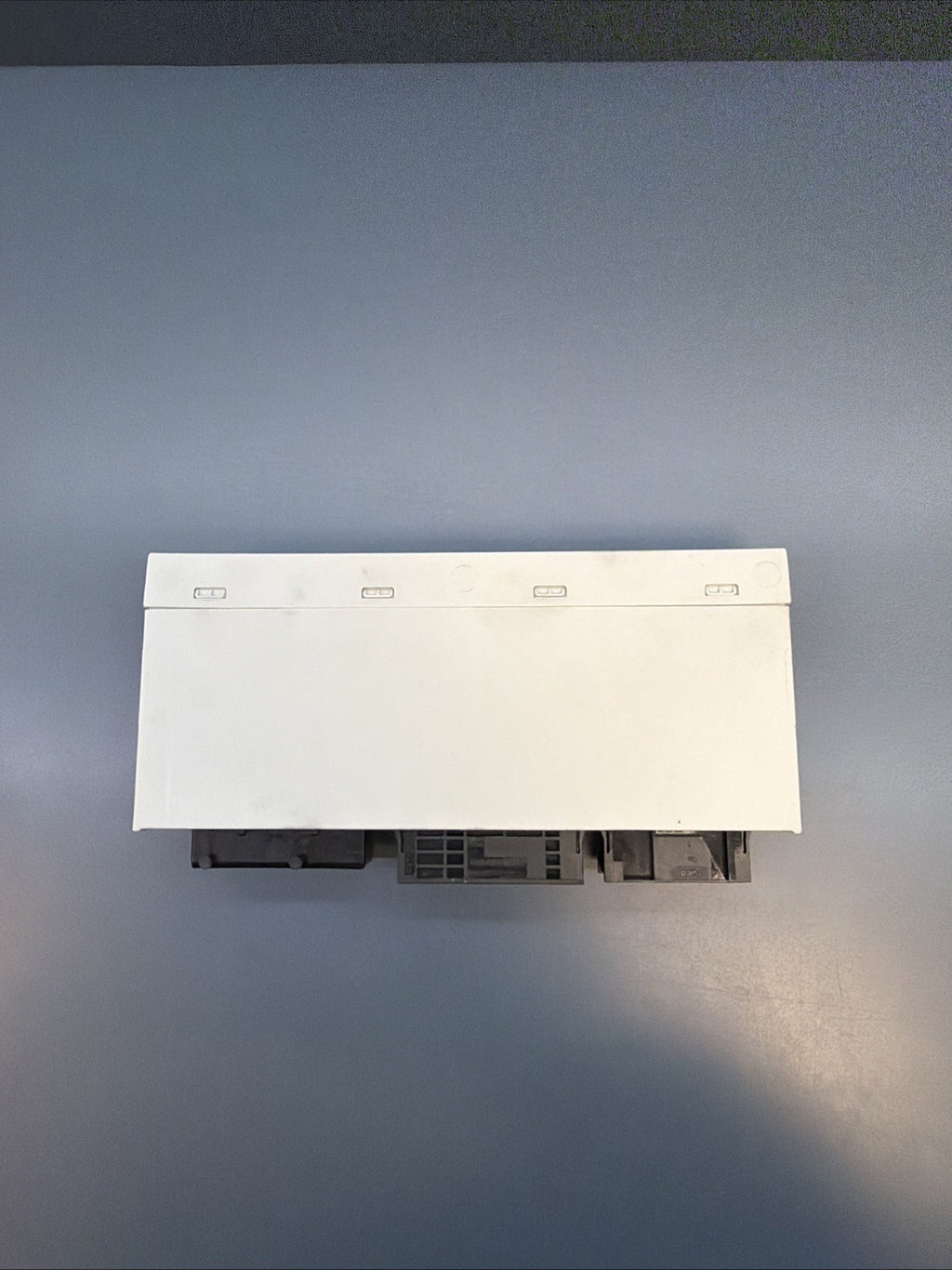 BMW 2003-2010 F83 X3 BASIC/BODY CONTROL MODULE OEM 9161931