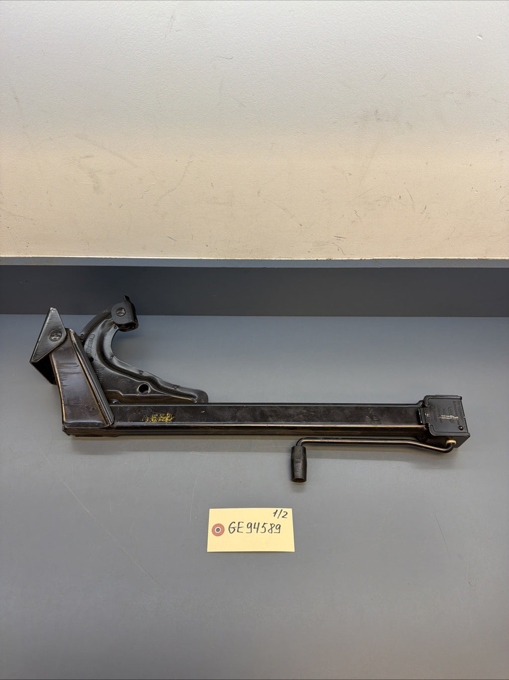 90-95 Bmw E34 5 Series Spare Tire Emergency Wheel Lifting Jack Oem 1092414