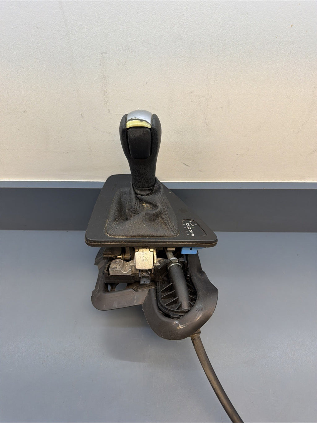 06-11 BMW E90 E91 E92 E93 AUTOMATIC TRANSMISSION GEAR SELECTOR SHIFTER 7548037