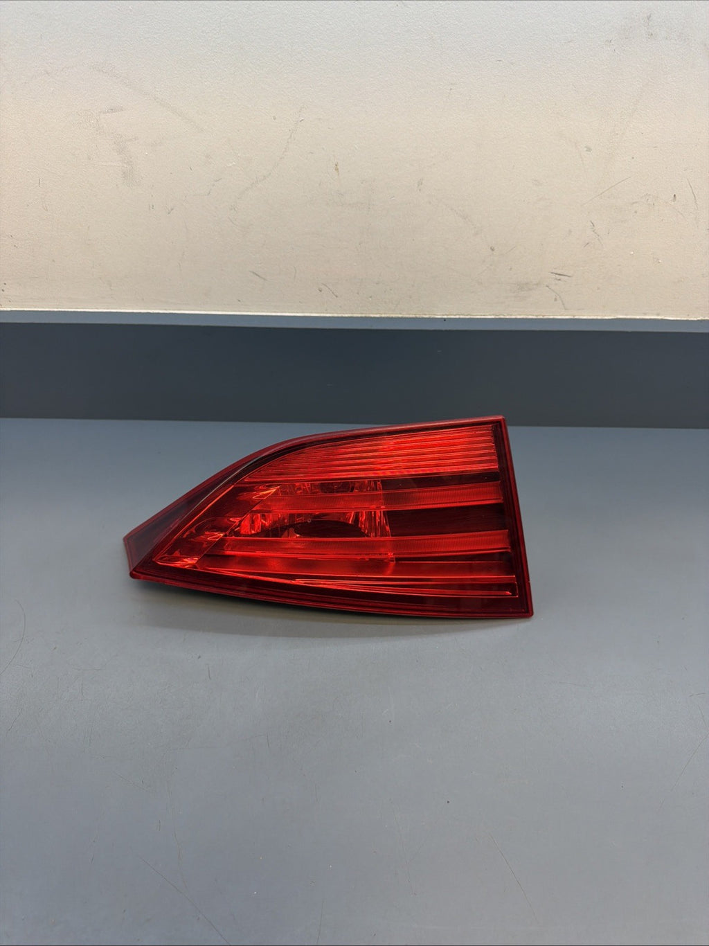 2012-2015 BMW X1 E84 LEFT SIDE DRIVER INNER TAIL LIGHT OEM 2990113