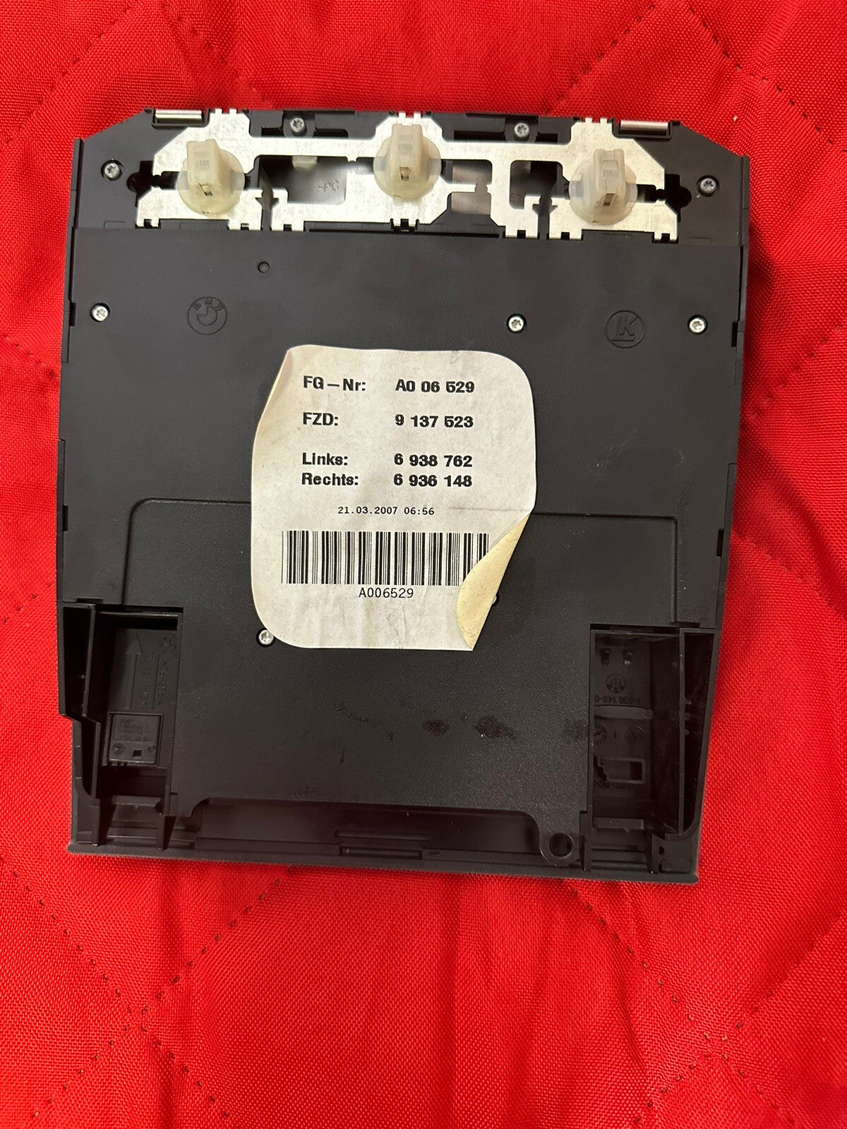 06-08 BMW E90 CENTER OVERHEAD DOME LIGHT CONTROL SWITCH GRAY OEM 9137523