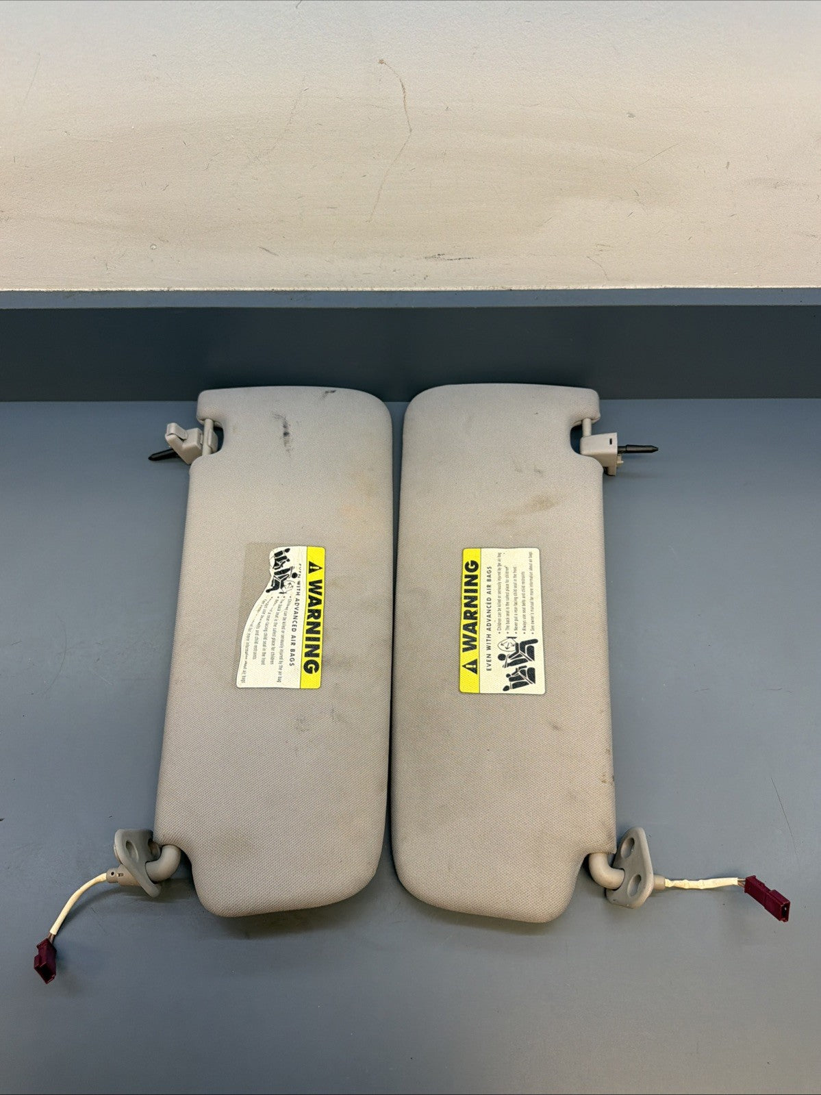 BMW E90 E91 E92 E93 Sun Visor Set Driver & Passenger Gray 6957369 6957370 CLOTH