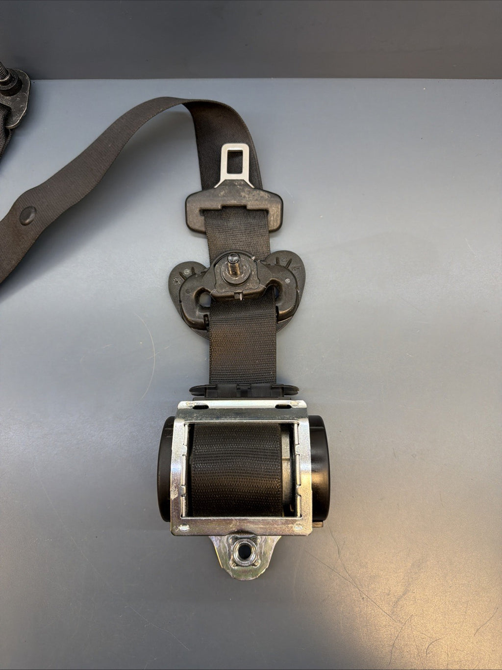 04-10 BMW E60 535i Front Right Passenger Seat Belt Retractor 603404600 OEM