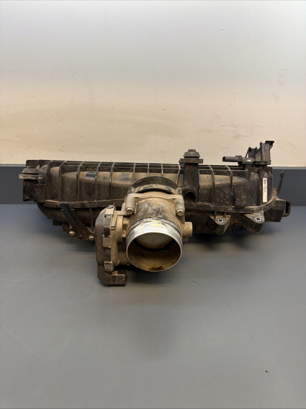 BMW E90 E92 E93 335 E82 135i N55 INTAKE MANIFOLD OEM 757691108 W THROTTLE