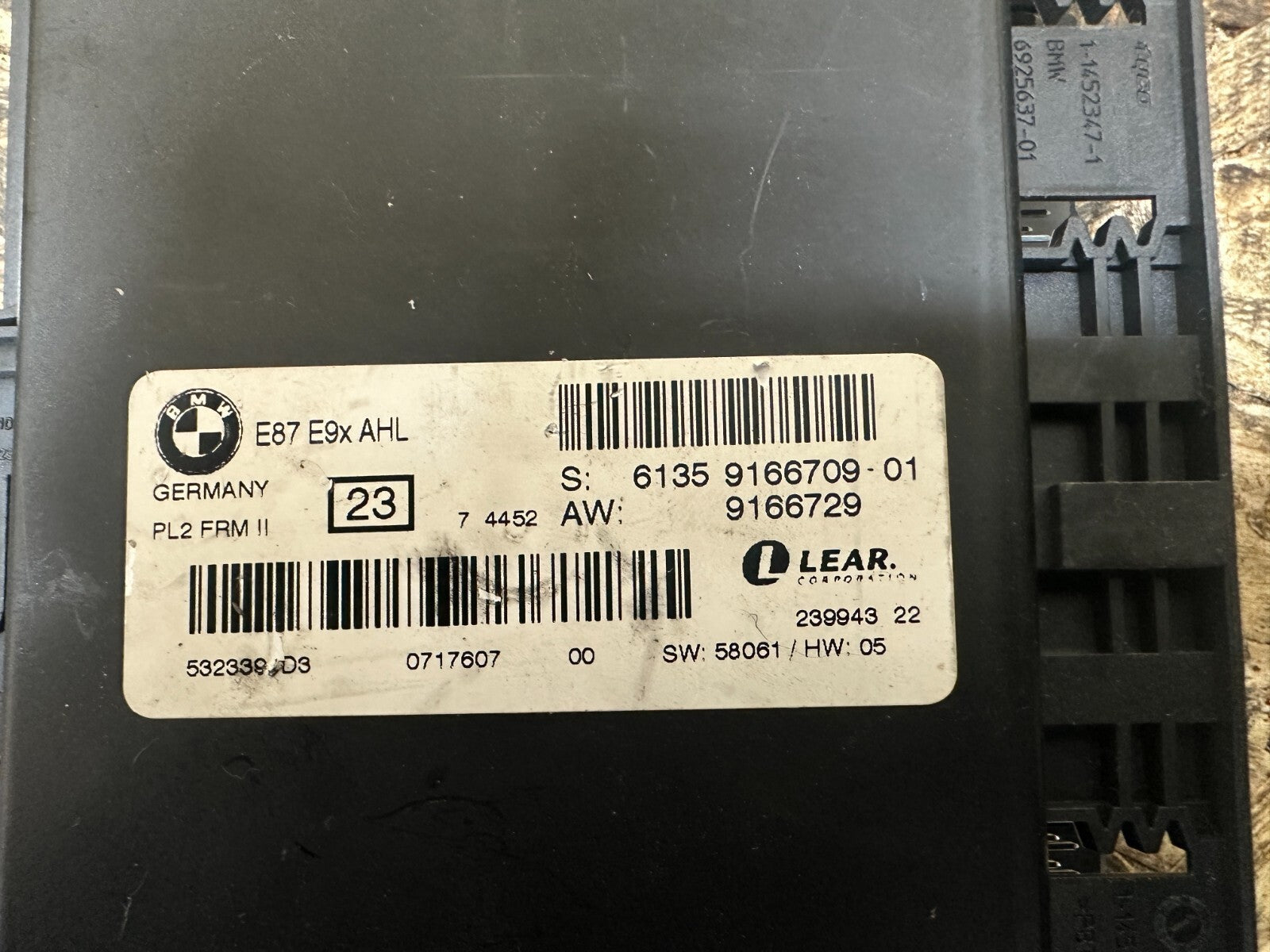 BMW 2006-2008 E90 PRE LCI FOOTWELL LIGHTING CONTROL MODULE OEM 9166709