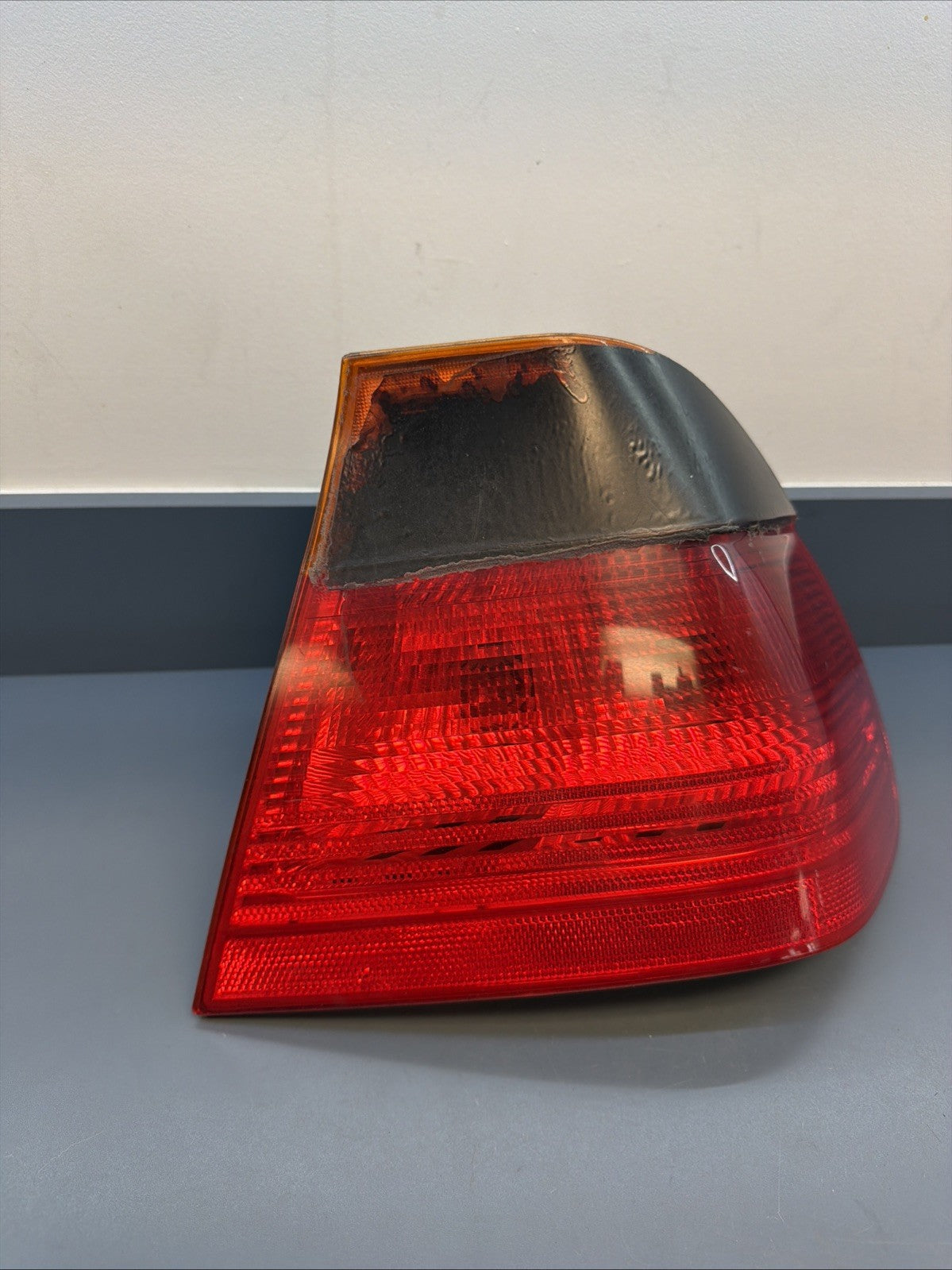 1999-2001 BMW 320i 323i 325i Sedan Right Passenger OEM 8364922 Tail Light