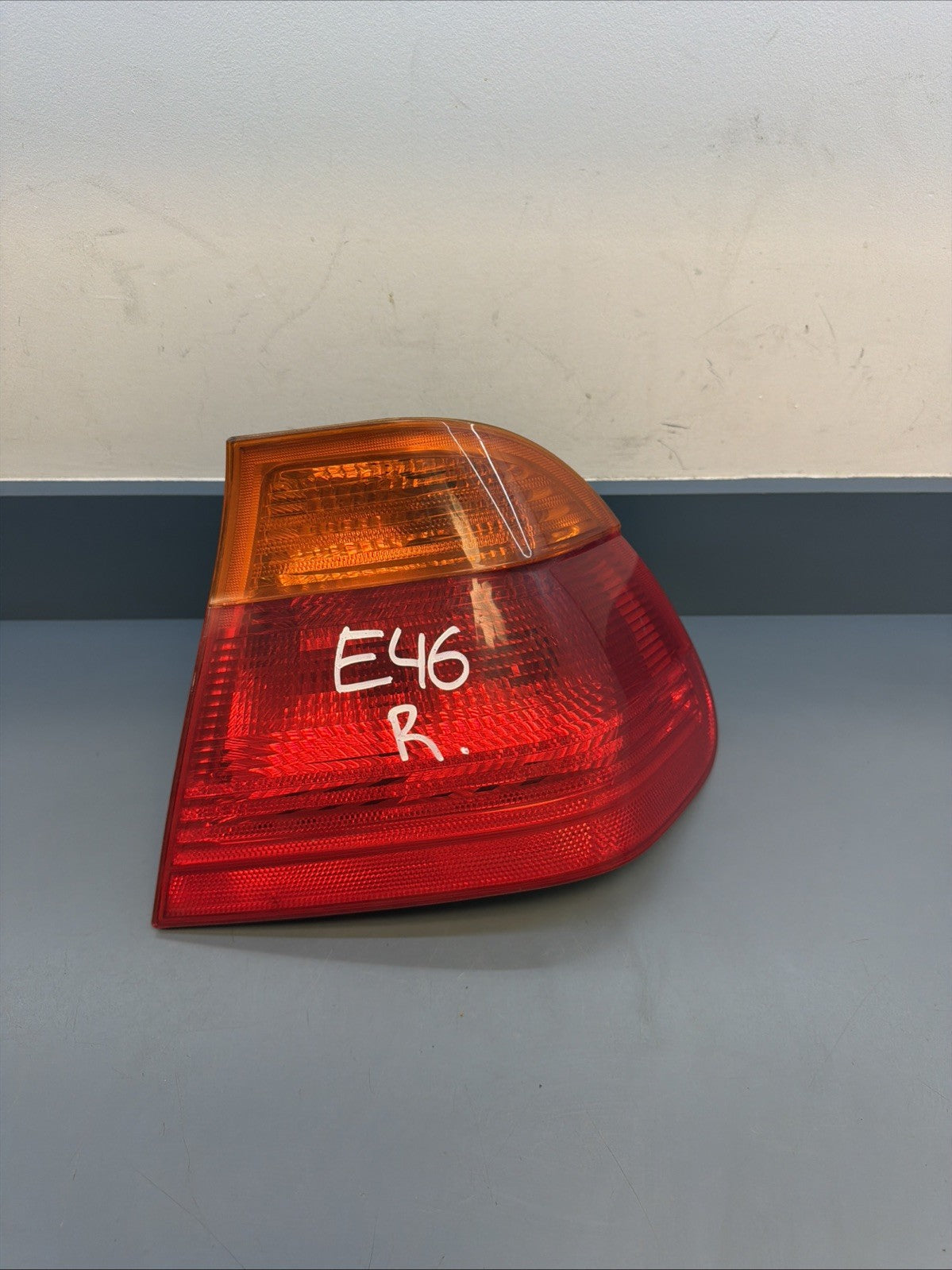 1999-2001 BMW 330i Rear Right Passenger Side Outer Tail Light 8364922 OEM