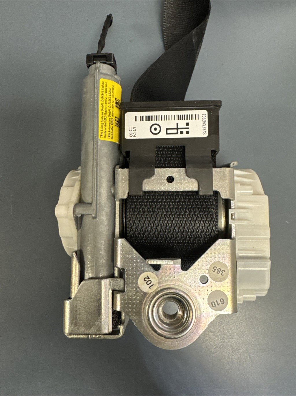 2012 - 2018 BMW F30 320i 328i 335i Seatbelt Retractor Passenger Front Right OEM