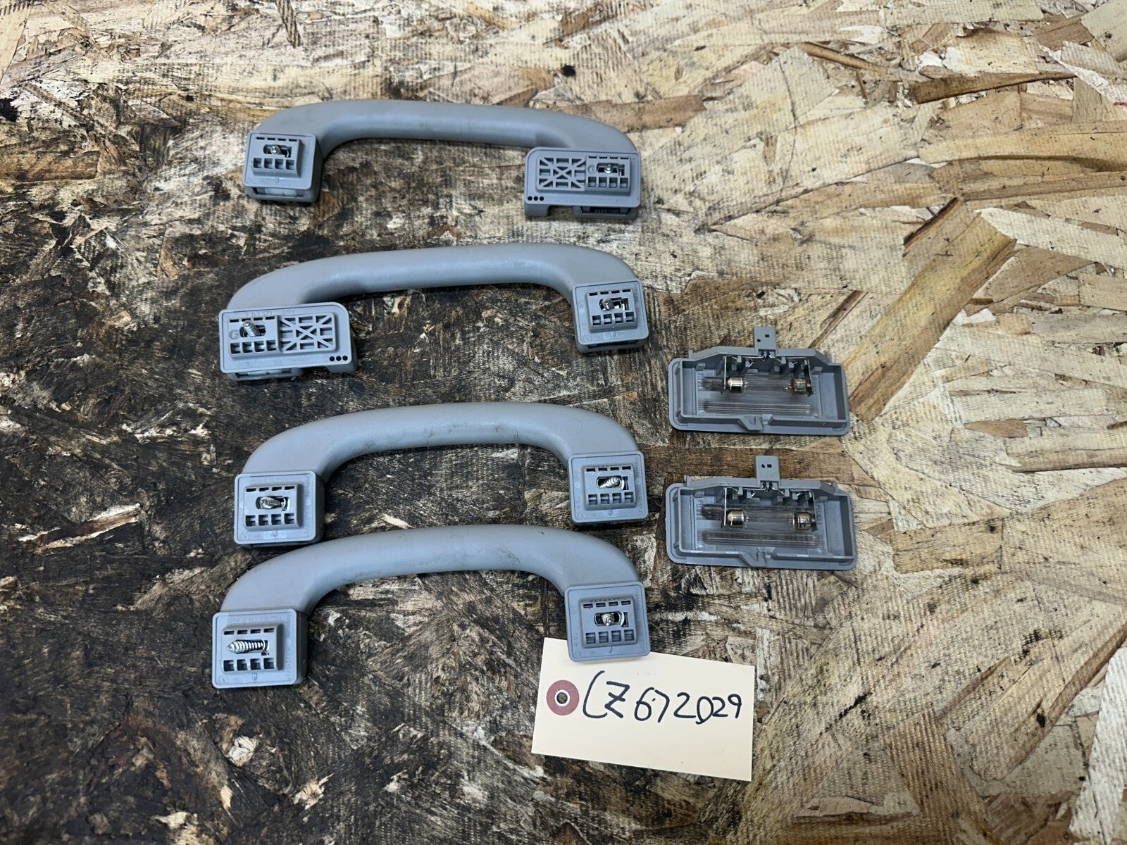 BMW 2004-2010 E60 5 SERIES GRAY GAB HANDEL 4pc SET W READING LIGHTS OEM 9143516