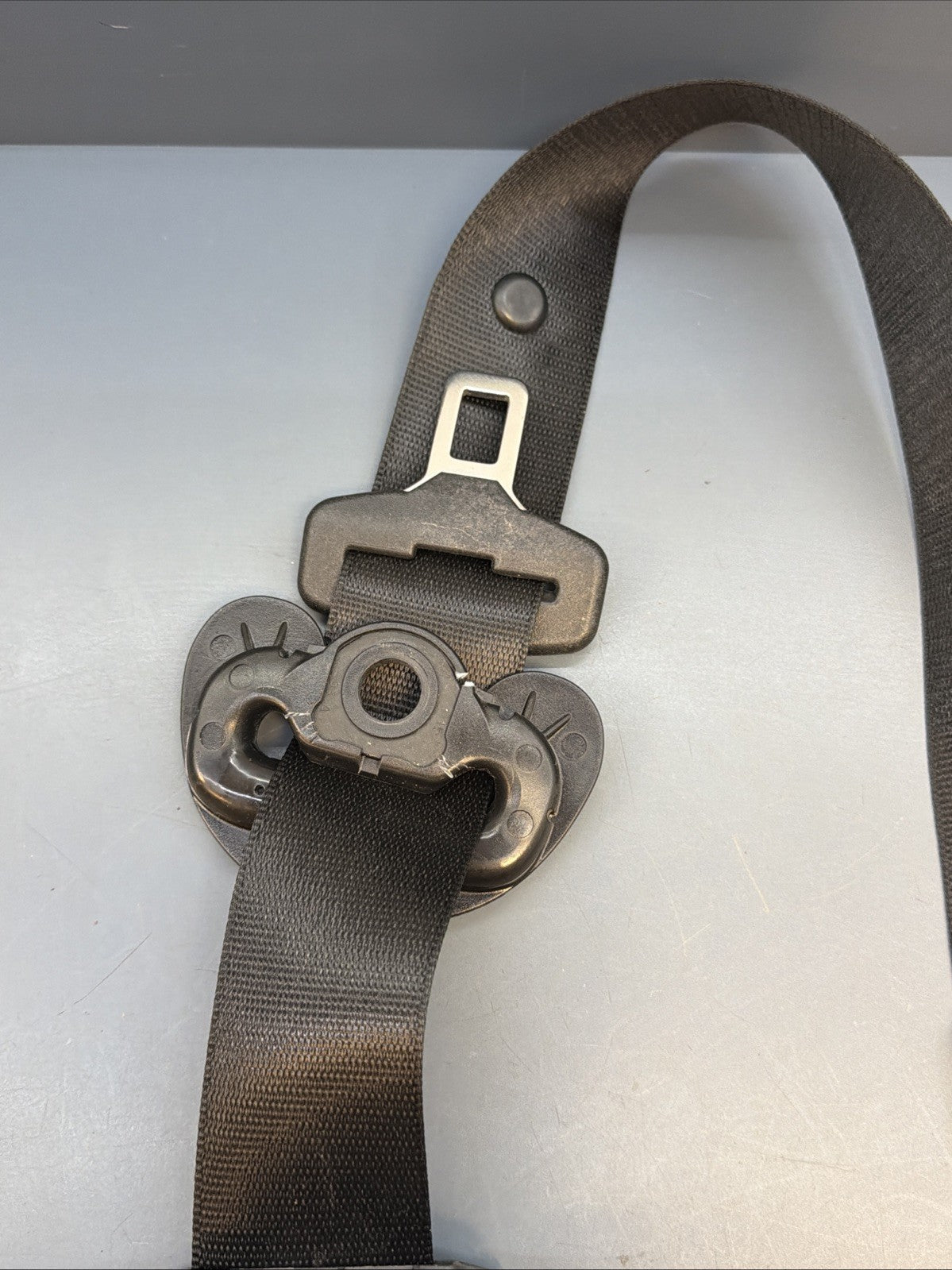 04-10 BMW E60 525i 530i 535i Passenger Right Front Seat Belt Retractor OEM