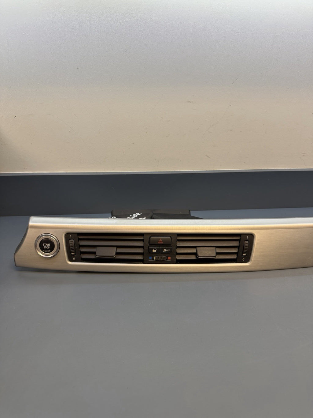 BMW 05-13 E90 3 SERIES RIGHT DASH VENT TRIM ALUMINUM OEM 9147391 *NOTE*