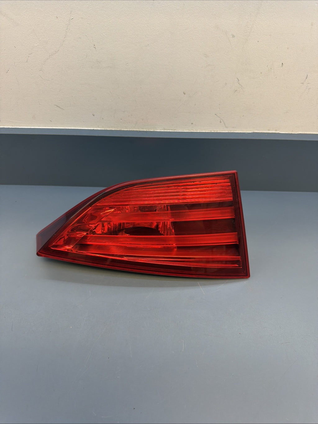 2012-2015 BMW X1 E84 LEFT SIDE DRIVER INNER TAIL LIGHT OEM 2990113