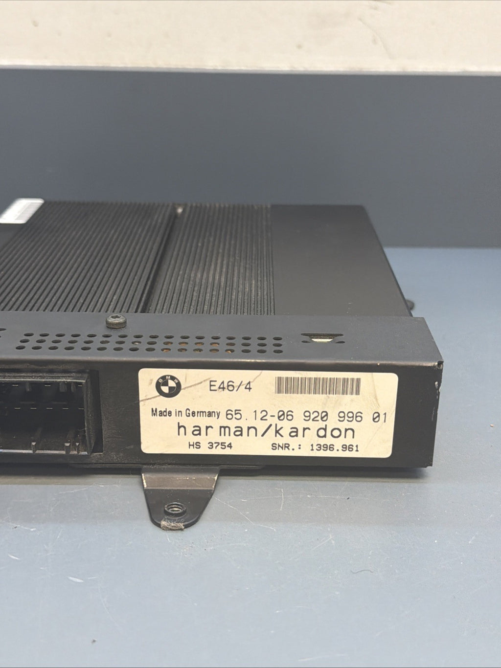 99-05 BMW E46 3 Series Harman / Kardon Audio Radio Amplifier Genuine 6920996