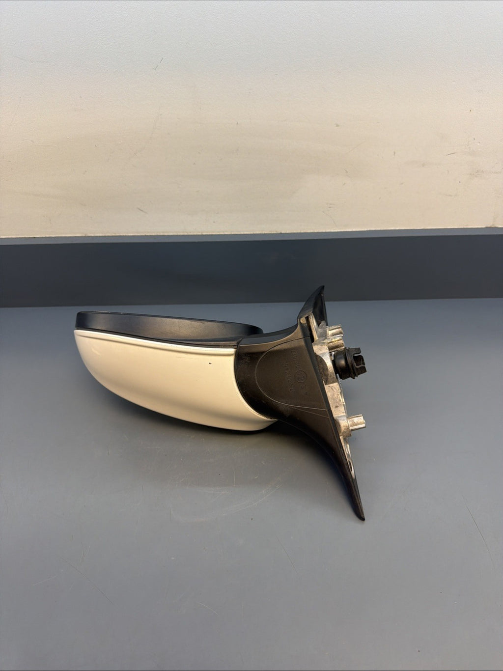10-13 BMW E92 E93 3 Series LH Driver Side View Power Door Mirror 7208146 WHITE