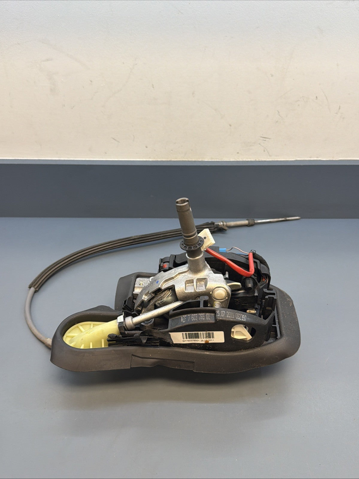 2007-2013 BMW 328i E90 GENUINE AUTOMATIC TRANSMISSION GEAR SHIFTER OEM 7603765