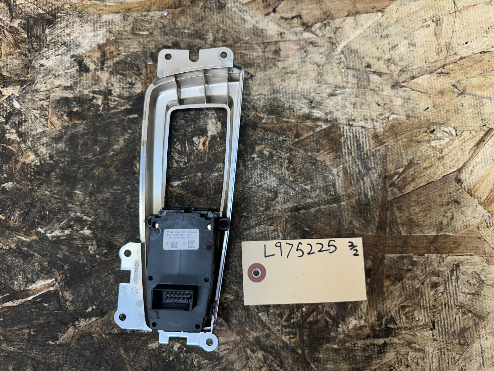 BMW 11-17 F25 X3 F1X 5 SERIES PARKING BRAKE SWITCH + TRIM SILVER OEM 10041037