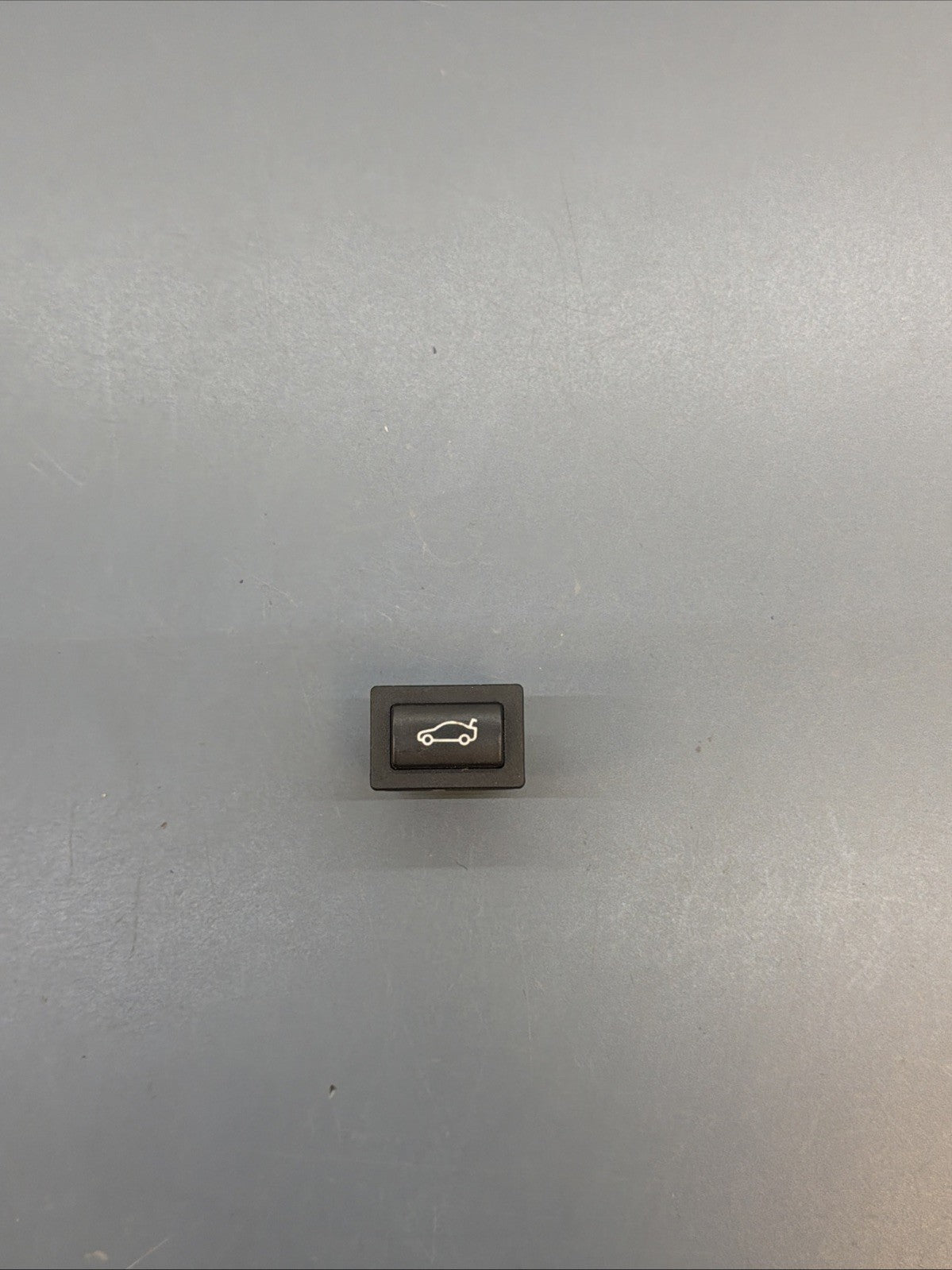 2004-2013 BMW 3-SERIES 5-SERIES Trunk Release Unlock Switch Button 6921846OEM