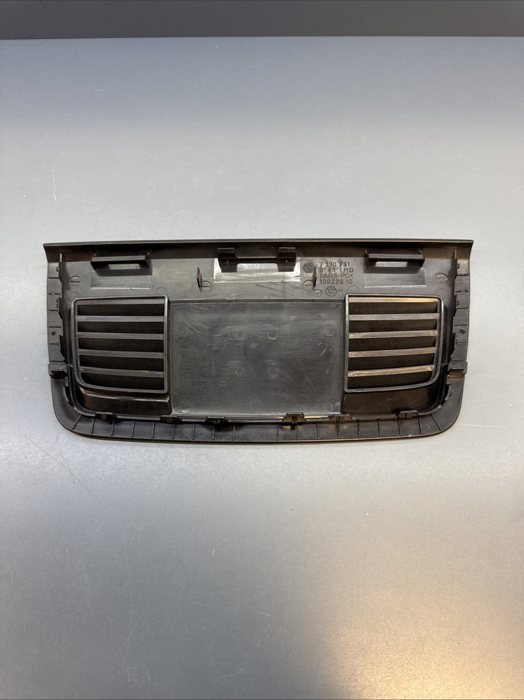 07-13 BMW E90 E92 E93 335i DASH FRONT CENTER GRILLE TRIM COVER PANEL 7130751 OEM
