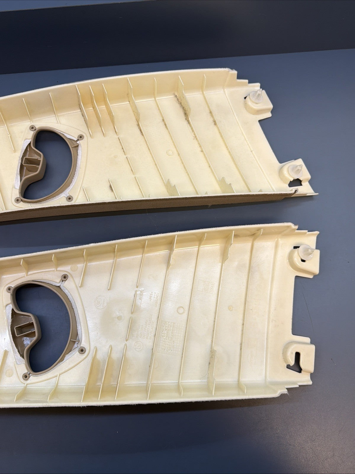 06-12 BMW E90 E91 328i UPPER B PILLAR TRIM LEFT & RIGHT 7058336 7058336 BEIGE