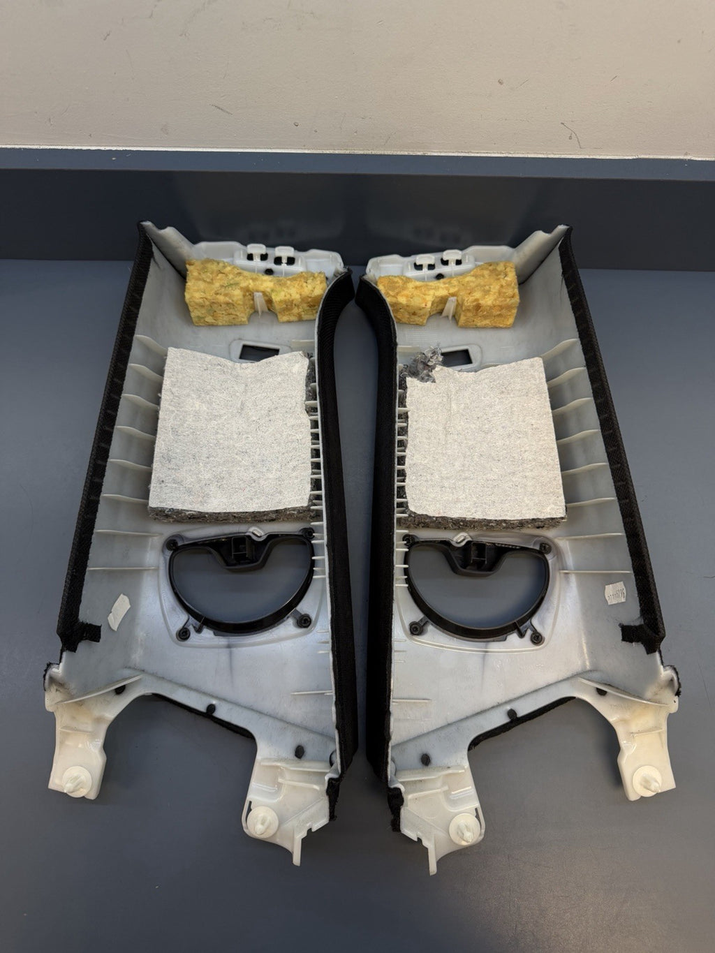 2015 - 2020 BMW F82 M4 COUPE RIGHT & LEFT B PILLAR TRIM PAIR 7276894 7276893