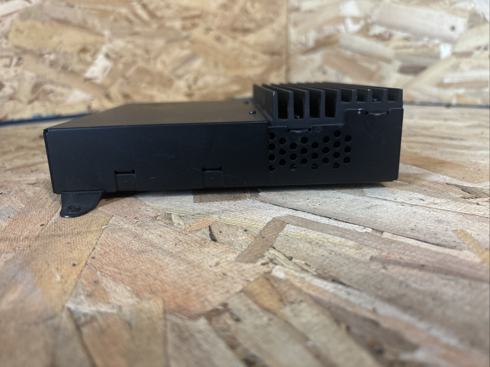 2001 - 2003 BMW 5 Series Rear Radio Audio Amplifier (OEM) 8 374 535