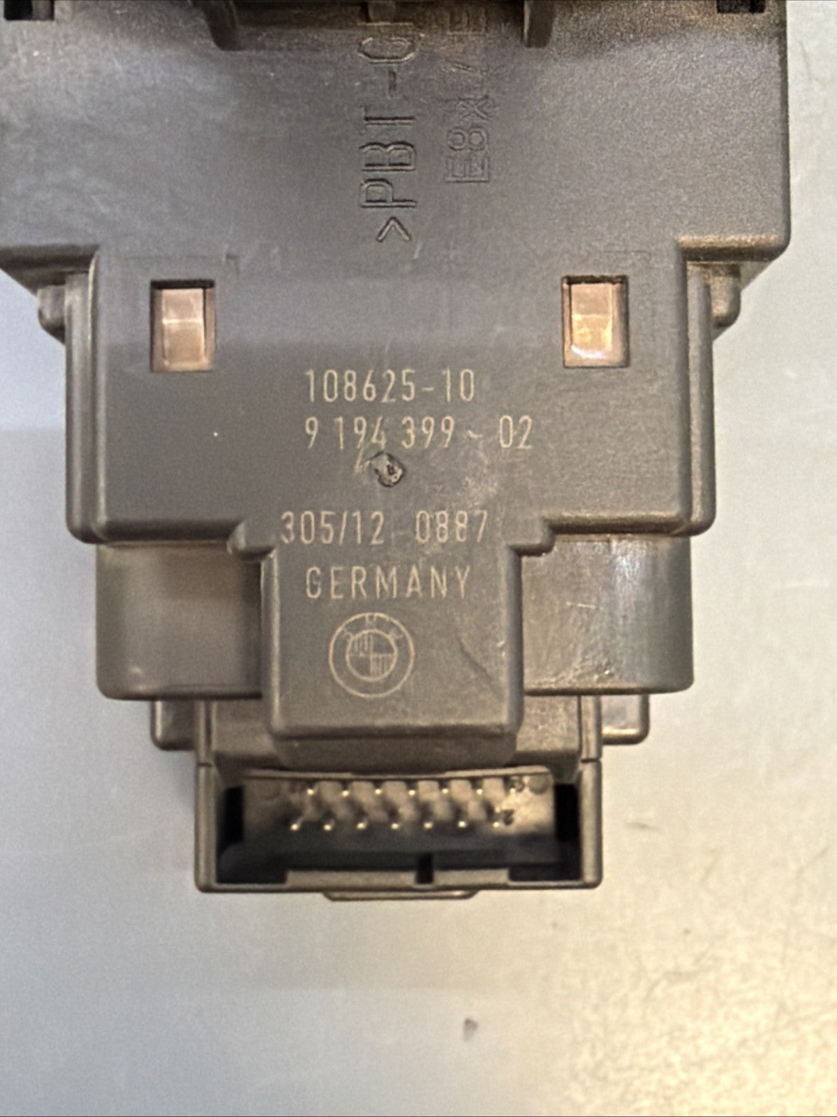 2009-2015 BMW X1 E84 Ignition Control Module 9194399
