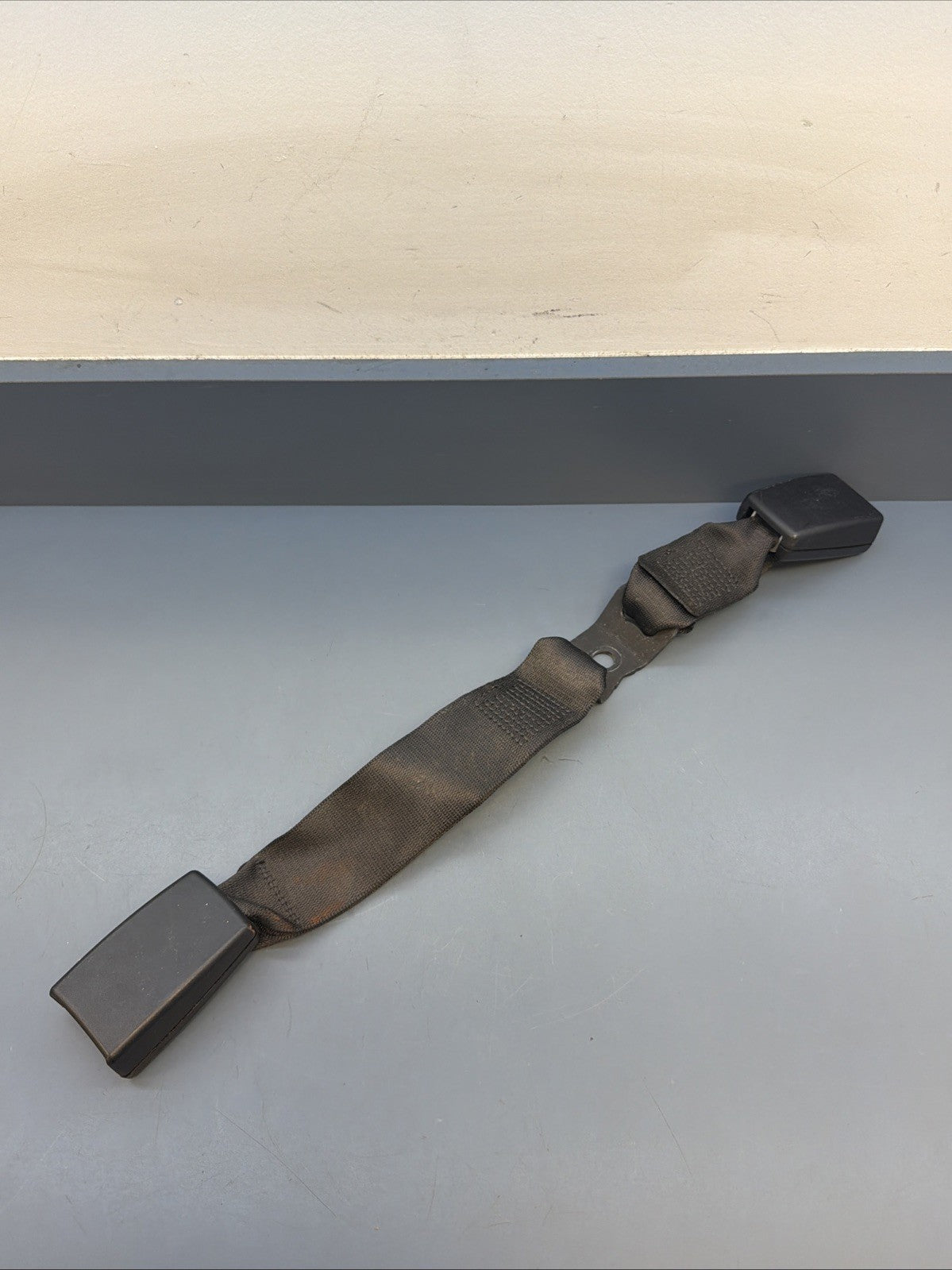 2009-2011 BMW E90 E91 3-Series Rear Center Seat Belt Buckle Catch OEM 7245663