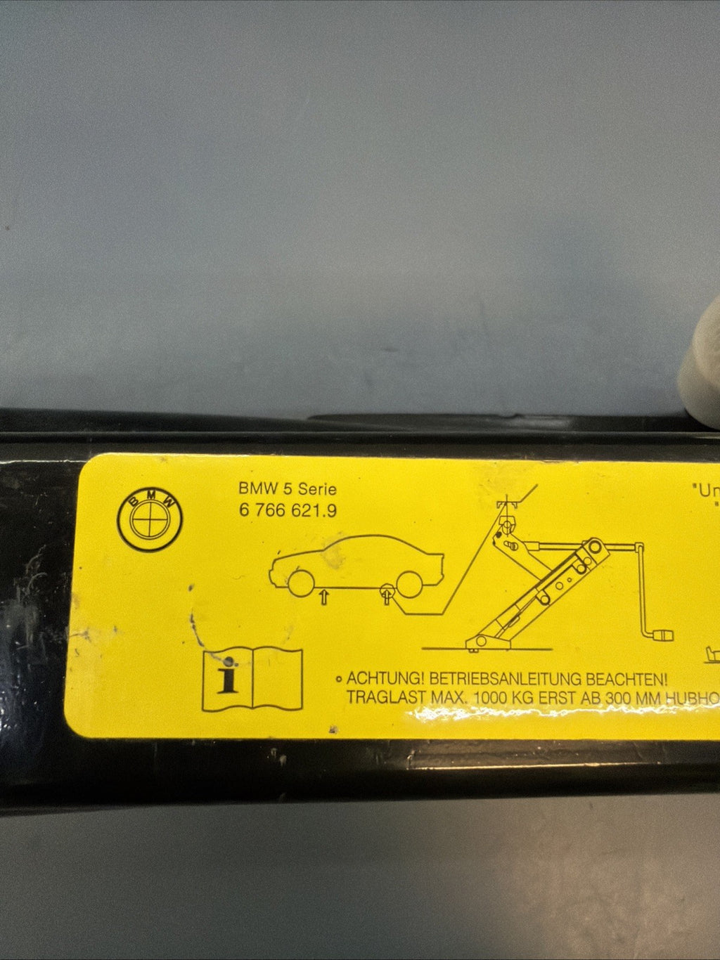 04-10 BMW E60 BMW 550I 525i 530 I 650i SPARE TIRE JACK CAR LIFT OEM 6766621