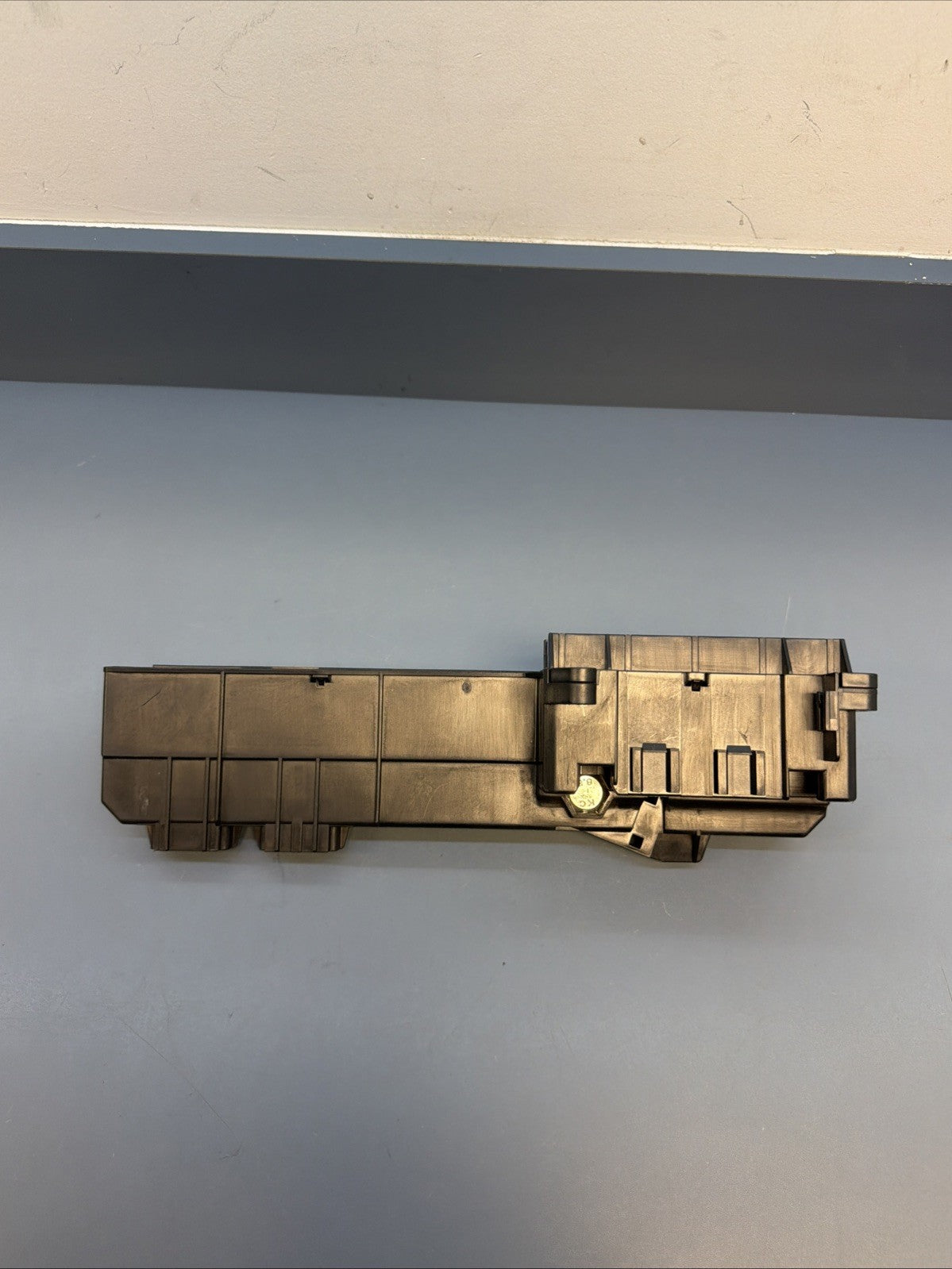 06-10 BMW M6 E64 E63 Fuse Relay Box Junction Distribution Dash 6957330 OEM