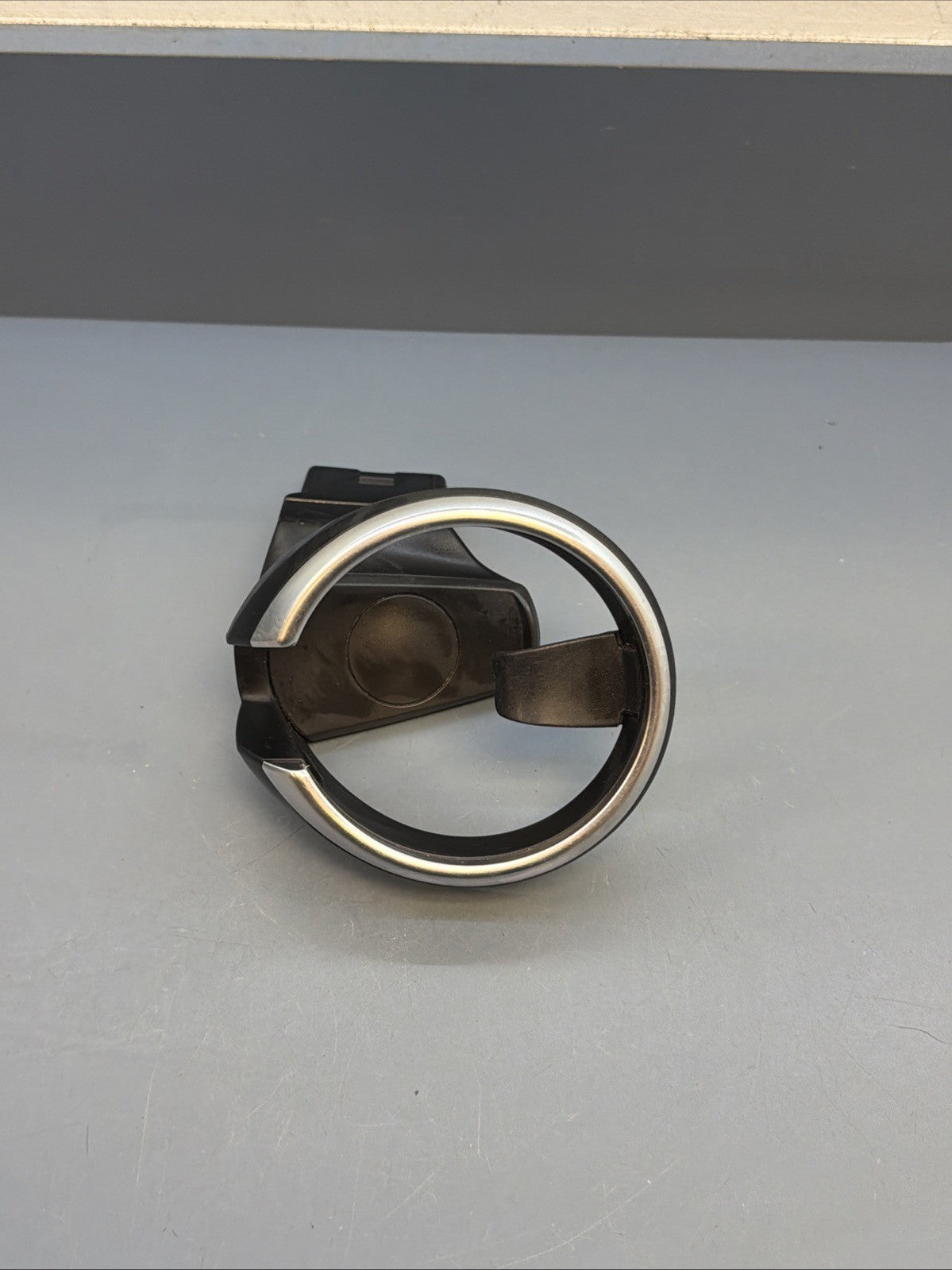 2012 2013 2014 BMW E84 X1 CENTER CONSOLE CUP HOLDER OEM