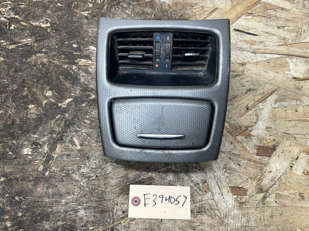 BMW 6-13 E92 E93 3 SERIES REAR PASSENGER AIR VENT+TRIM ALUMINUM HEXAGON 7129556