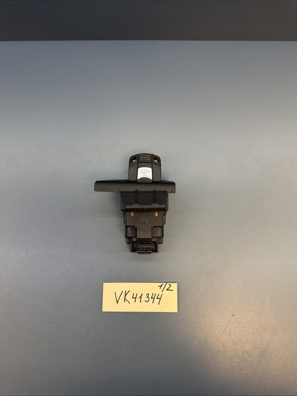 08-13 OEM BMW E82 E88 135 Dash Ignition Key Insert Reader Switch w key 6954717